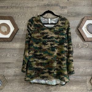 NWOT, Lularoe Camo Lynnae Long Sleeve Shirt